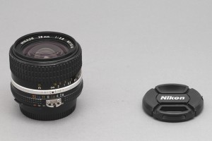 28mm F.2,8 Nikon AIS (distanza di messa a fuoco 20cm)